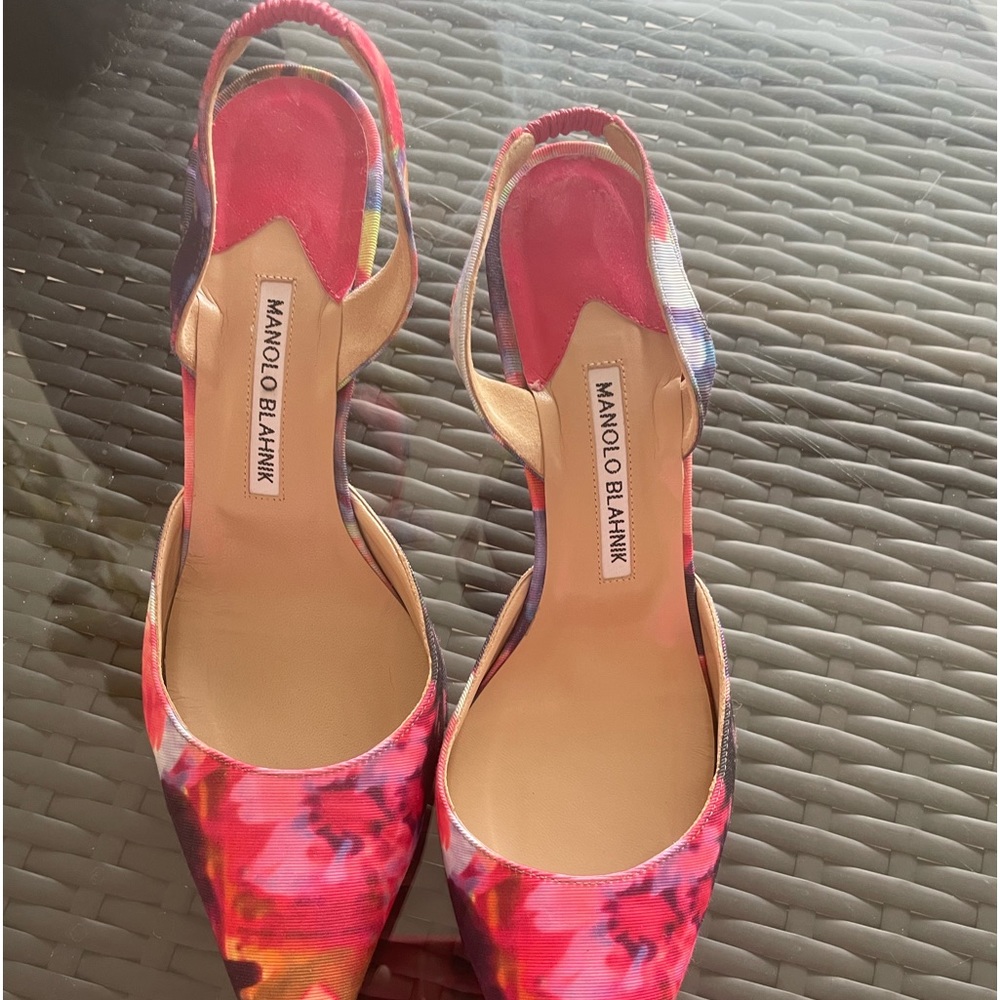 Manolo Blahnik shoes 39 1/2.   Super cute.  Used.